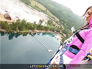Lane Sisters Outdoor threeway with Bungee professor
